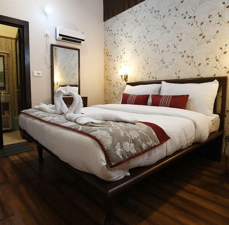 Astoria Hotel *