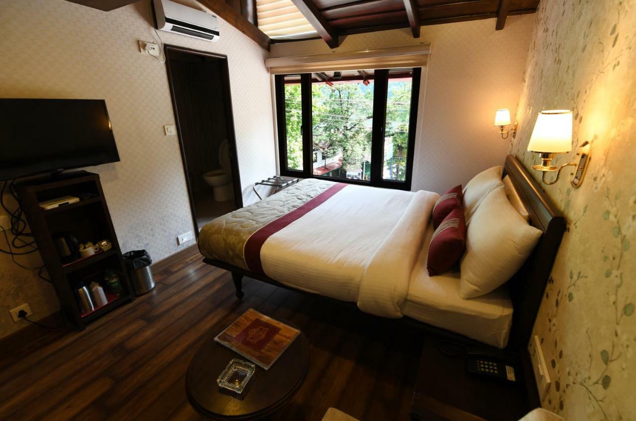 Astoria Hotel *